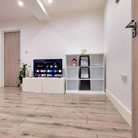 Brand New Flat Close To Turnpike Lane Tube Station London Exterior photo